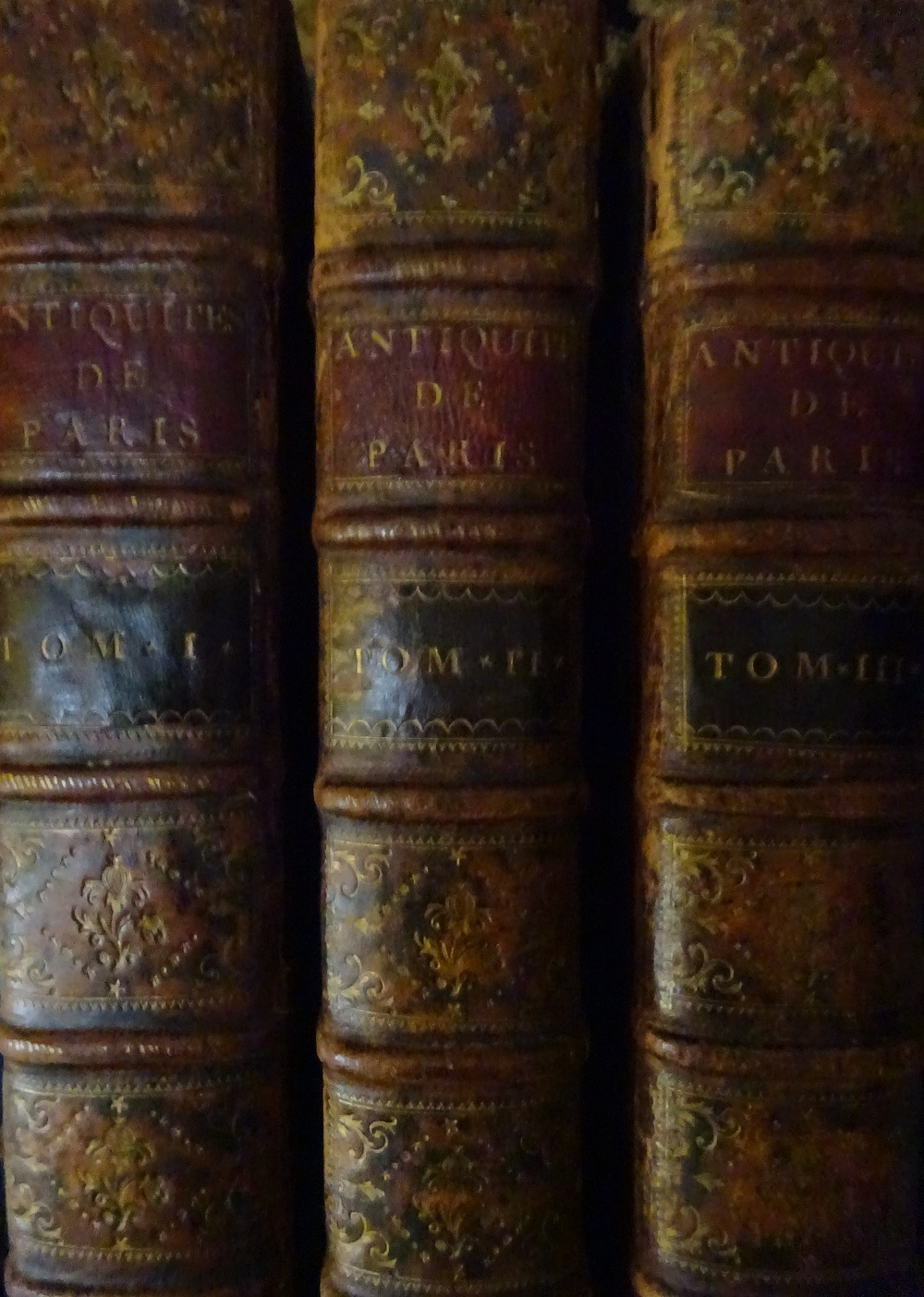 Histoire et recherches des antiquités de la ville de Paris en trois volumes