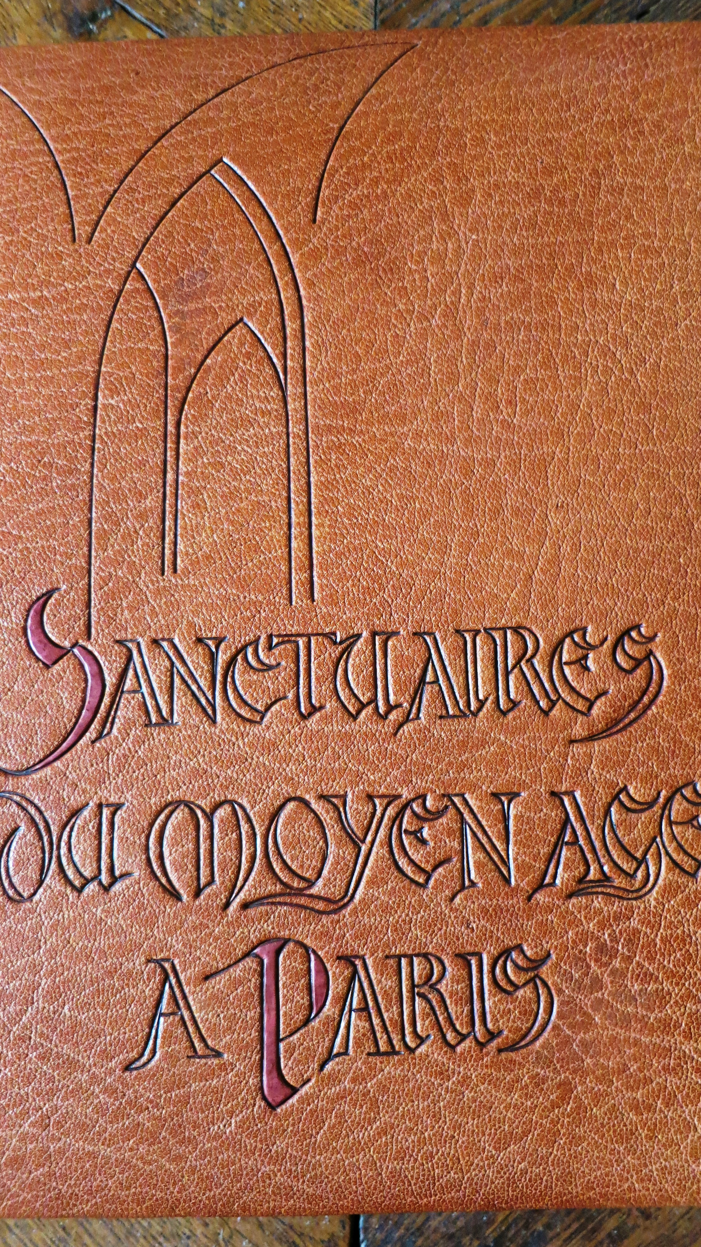 Sanctuaires du Moyen-Age à Paris