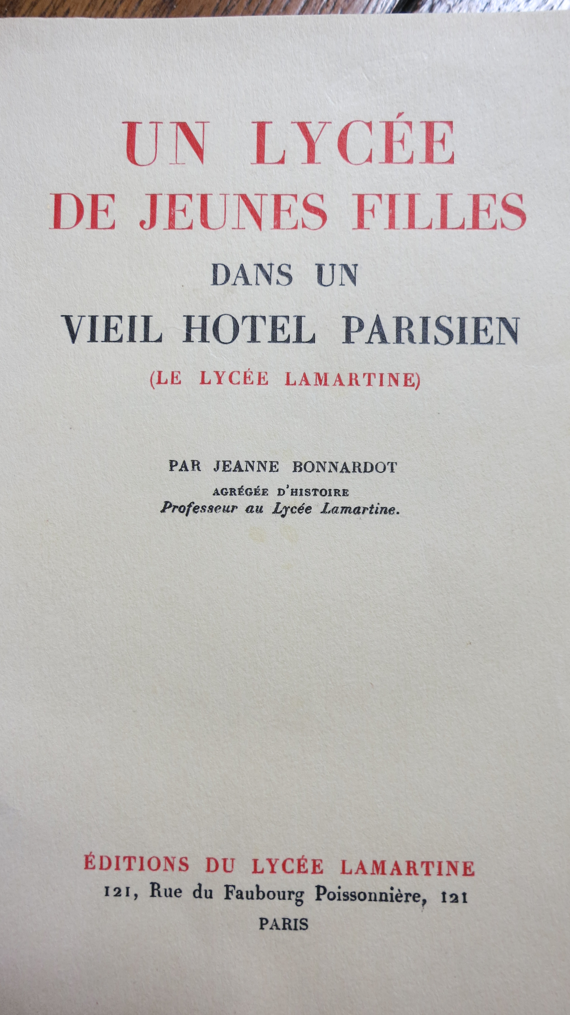Un lycée de jeune fille dans un vieil hôtel parisien (Le lycée Lamartine)
